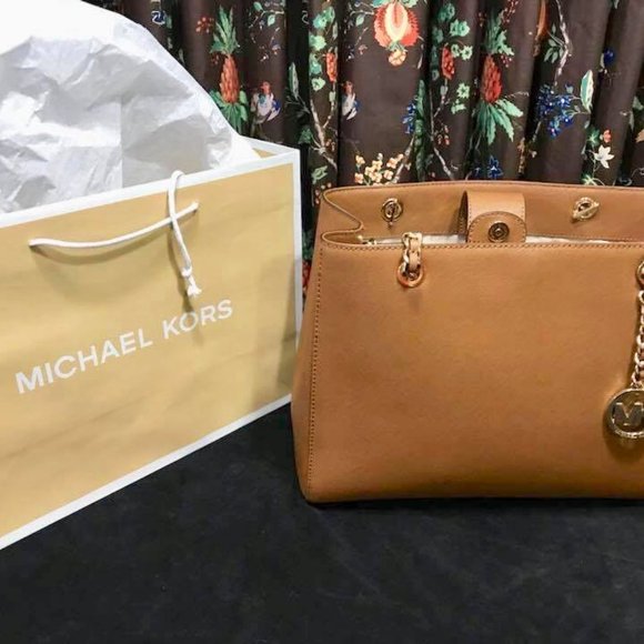 MK Michael Kors Brown Large Tote Leather- Brand new with tags Authentic - Picture 2 of 4